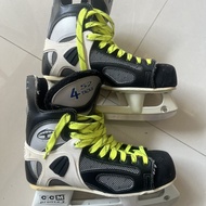 Ice skate hockey ccm 452 not bauer