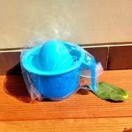 Manual Plastic Orange Squeezer + Manual Plastic Hand Juicer Container Victoria