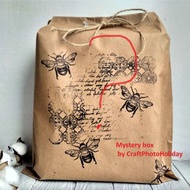 Mystery box journal 手工隨機垃圾雜誌出售 15*10 厘米。