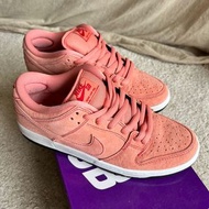 NIKE SB DUNK LOW 粉豬麂皮 板鞋/休閒鞋/運動鞋