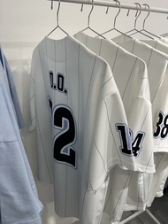 เสื้อเบสบอล EXO Baekhyun Sehun สำหรับผู้ชายและผู้หญิง ทรงหลวม แขนสั้น คอตั้ง ลายเสื้อ ทรงหลวม ทรงหลว