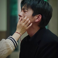 Gelang park bo young di serial drama korea Doom At your service