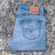 J76/34 Second-Hand Jeans 502 Actual Waist Measurement 34.5" Total Length 39" Leg Ends 7" Made In Vie