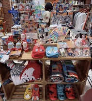 Niko and 鹹蛋超人 攬枕 旅行袋 時鐘 斜孭袋 縮骨遮 地氈 帽 怪獸 掛袋 掛包 妖怪 奧特曼 水杯 不倒翁 拖鞋 短袖T恤 日本代購 限定 Ultraman