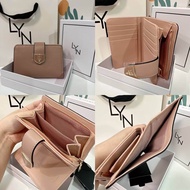 กระเป๋าสตางค์ lyn ใบกลาง ขนาด 5.5 นิ้ว Outlet 💯%