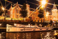 Amsterdam: The Bulldog Boat Smoke Friendly Cruise + 2 minuman