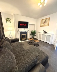 Rumah  m² dengan 3 bilik tidur dan 1 bilik mandi peribadi di King's Heath (Sleeps 5 BHX NEC Airport 