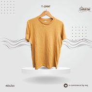 T-shirt / Plain T-shirt by Uniqlo