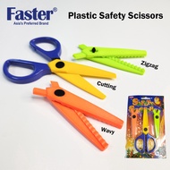 【CLEARANCE STOCK】Plastic Safety Scissors Set for Kids Wavy Zigzag Scissors (1 set/card)