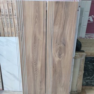 Granit tangga motif kayu 30x90
