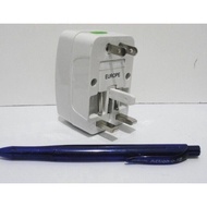 ♢ Universal TRAVEL Adapter Outlet Adapter Overseas ARAB Europe America ✈