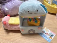 角落生物花車場景