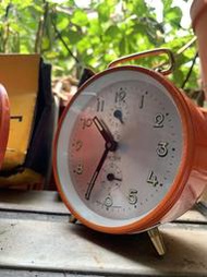 德國製造 Peter 古董機械鬧鐘 功能完全正常 (提把,後部旋鈕與腳為金銅色)