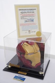 ［罕有珍藏］ 已故漫威之父 Stan Lee 2015年-親筆簽名Iron Man頭盔連訂製display。 可遇不可求。