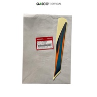 Right mask stamp *B154M* FUTURE 1 _ _7E 1A