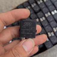 Relay 4H0 951 253C V23074-A1001-X91 12V 646 5 Pins