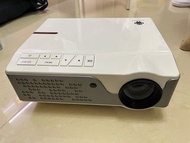 1080p投影機（包含電線及HDMI線）
