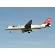 NWA Northwest Airliners Boeing 757-200 Display model 1/200 Boeing 757
