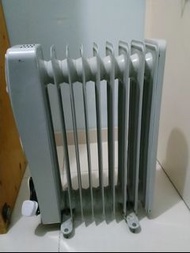 Oil Filled Heater by Midea (美的充油式電暖爐)