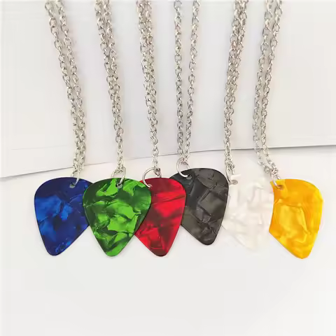 New Eddie Guitar Pick Necklace Heart Pendant Necklace Horror Things Guitar Pick Pendant Necklace Cos