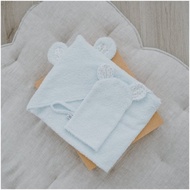 套裝：嬰兒或幼兒連帽毛巾和連帽手套藍色套裝