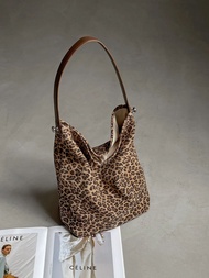 Unique Leopard Print Large Capacity Bucket Bag Womens Vintage Versatile Commuter Tote Bag Soft Polye