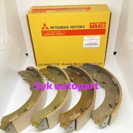 BRAKE SHOE REAR BRAKE PADS TRITON PAJERO 4600A106