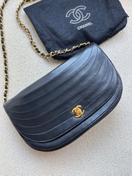 中古包 Vintage Chanel 黑色羊皮半月鏈條包