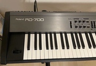 Roland RD-700 Digital Stage Piano 88 keys including stand, pedal and carry bag