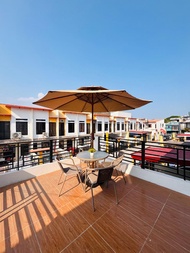 Rumah 64 m² dengan 2 kamar tidur dan 2 kamar mandi pribadi di Parañaque (Your Fun & Relaxation await