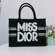 TK1963	Christian Dior 迪奧中號手拿包包Miss Dior Canvas Book Tote Medium