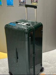 rimowa essential trunk plus size 33"