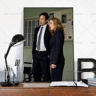 Suspense TV Series The X-Files Mulder and Scully Poster Self-adhesive Art Waterproof Paper Sticker R