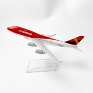 Yalinda Avianca Airlines B747 16cm model airplane kits child Birthday toys gift plane models