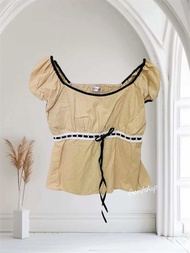 ป้าย Nusa Style เสื้อแขนตุ๊กตา (สีกากี)