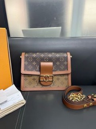 Lv Dauphine medium