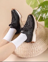 👟全新 New Balance NB 327 黑色跑步鞋