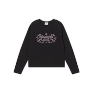 Acme de la vie | เสื้อยืดแขนยาวพิมพ์ลายตัวอักษรแบบเจ้าหญิง สไตล์ลำลองสำหรับฤดูใบไม้ร่วง