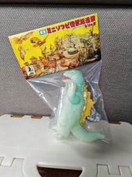 Maxtoy godzilla sofubi 哥斯拉 1962 膠 夜光