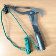Scissors for cutting high tree branches, scissors for pruning high branches