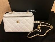 Chanel 白色金球長盒子 vanity case