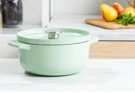KitchenAid Cast Iron (brand new) Cookware(22 cm)  全新琺瑯鑄鐵鍋 開心果綠色