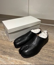 Maison Margiela tabi split-toe slip-on 分趾鞋