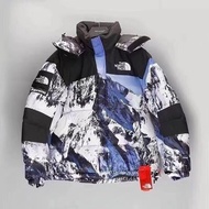 The North Face ภูเขาหิมะฤดูหนาวรุ่นที่สองเสื้อขนเป็ดผู้ชายและผู้หญิงคู่รักทรงหลวมเทรนด์กีฬาและพักผ่อนขึ้นตามกระแส1st เสื้อขนเป็ด