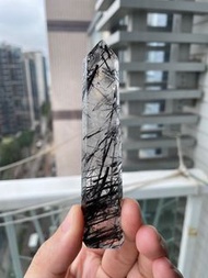 黑髮晶柱R28