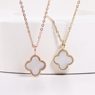 Grace Fine Jewelry จี้ทองแท้ 9K Clover Leaf Mother Of Pearl (จี้อย่างเดียว)