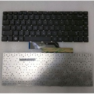 [Free Vacuum cleaner] Samsung Laptop Keyboard 300E4C
