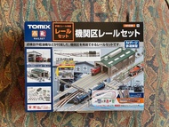 Brand new N Scale TOMIX Depot Rail Set No 91036 4 Track set.  With full rail set depot and off load 