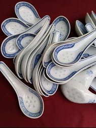 小湯匙，舊版景德鎮素米通小湯匙，又名小三針。每支$15