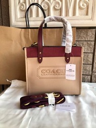 🍀Coach and colour block with coach badge field tote 22 🍀GET SET FOR SEASON
